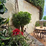 Home2book Comfort Buganvilla Stay, Cruz *
