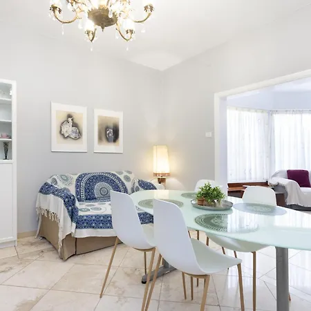 Home2book Comfort Buganvilla Stay, Cruz *